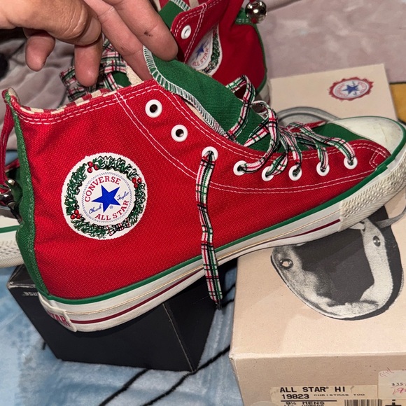 Converse Mens Or Women’s Limited Edition X-MAS vintage Sneakers w box! 8.5/10 main image 10